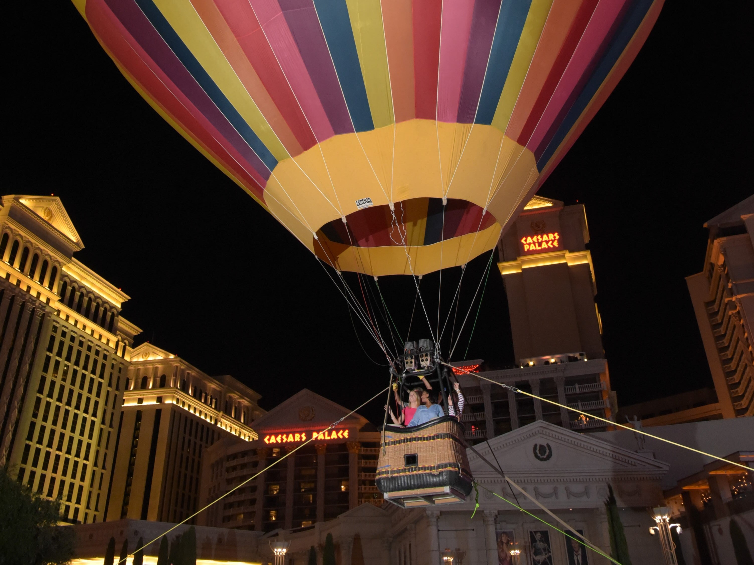 First ever Hot Air Baloon on Las Vegas Strip!